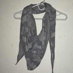 Lululemon All You Need Scarf